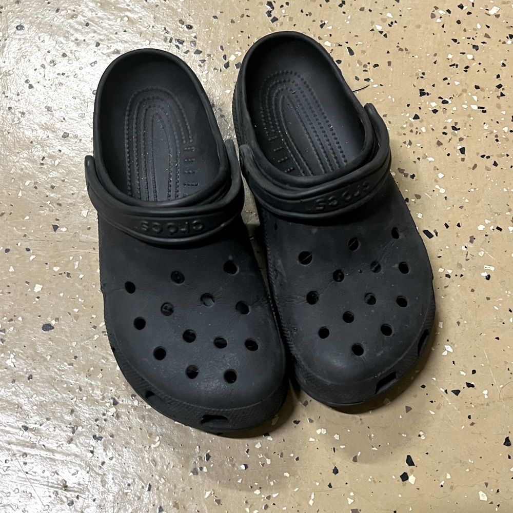 Black Crocs